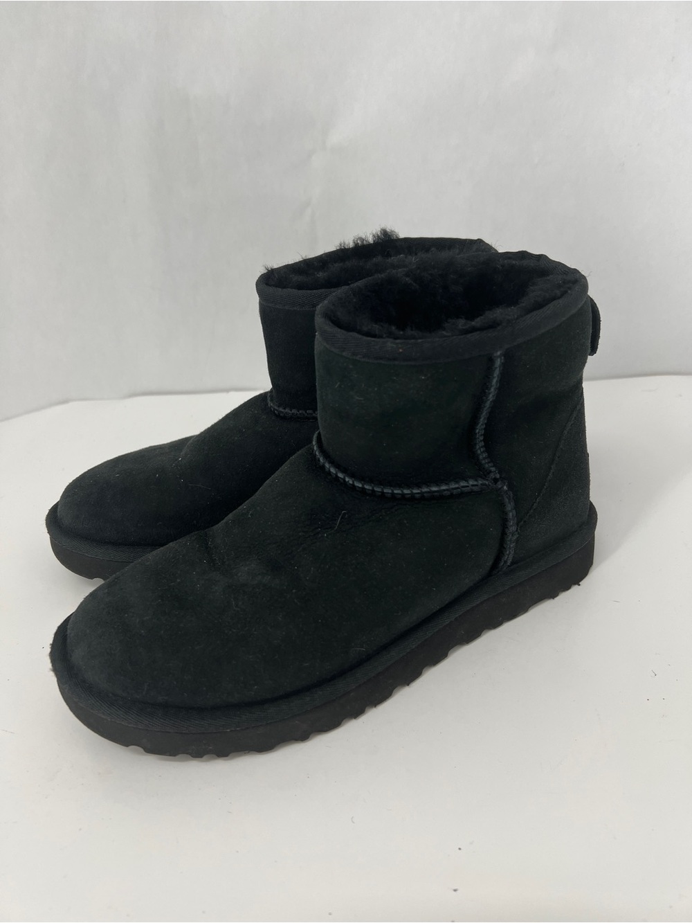 Ugg classic mini boot II